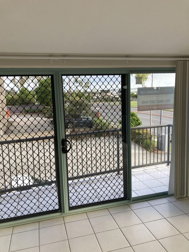 1 bedrooms Apartment / Unit / Flat in 16 Millaroo Dr HELENSVALE QLD, 4212