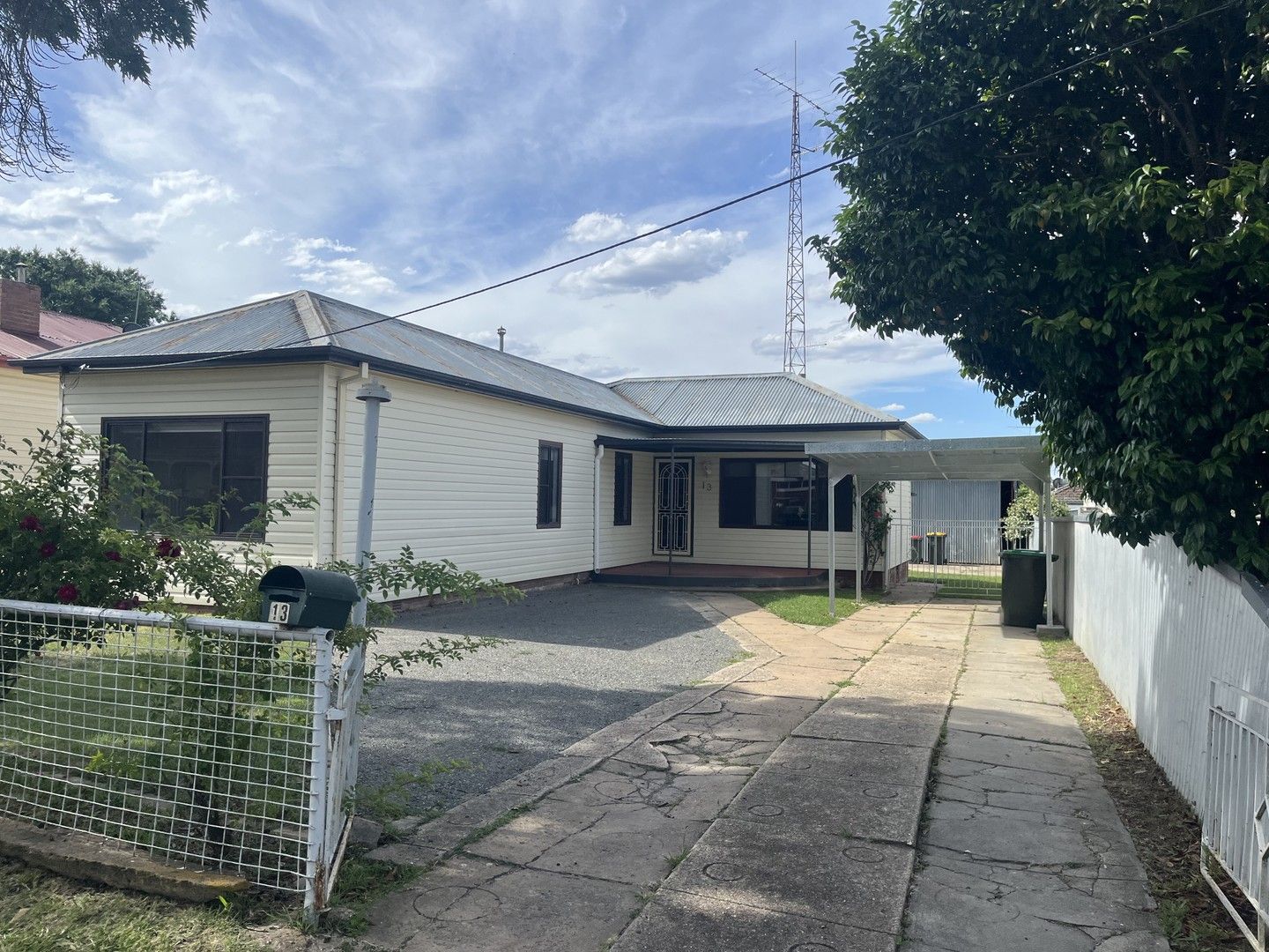 3 bedrooms House in 13 Ruby Street GOULBURN NSW, 2580