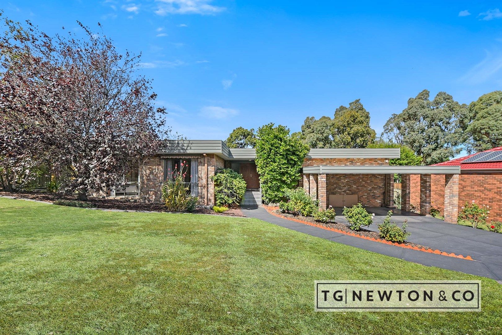 10 Woodview Court, Wheelers Hill Property History & Address Research