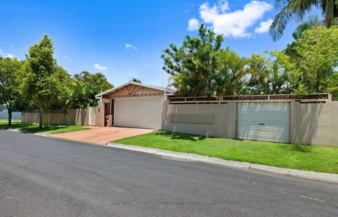 29 Lancelin Drive, Mermaid Waters QLD 4218 House For Rent 1,250