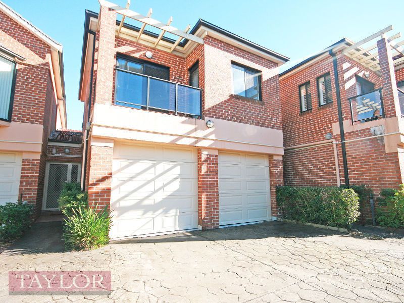 3 bedrooms Townhouse in 11/3-7 Windermere Street NORTHMEAD NSW, 2152