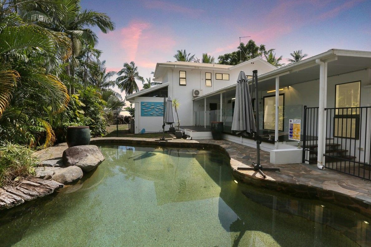 4 bedrooms House in 18 Hibiscus Lane HOLLOWAYS BEACH QLD, 4878