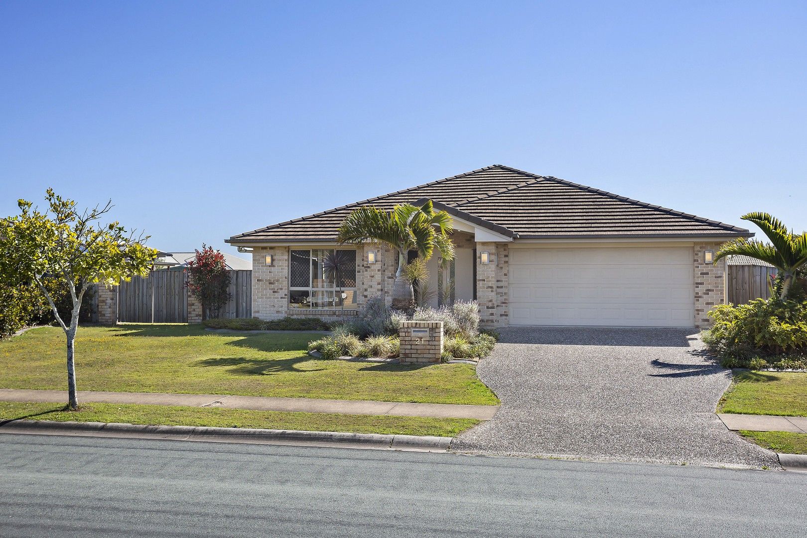 4 bedrooms House in 21 Sandheath Place NINGI QLD, 4511