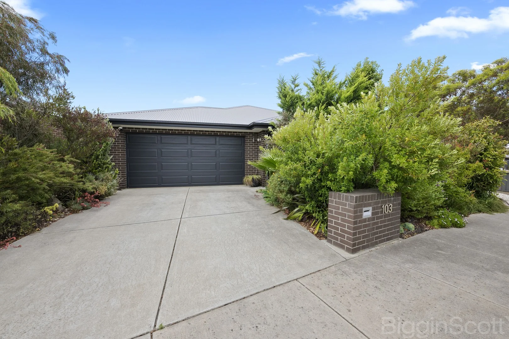 103 Oshannassy Parade, Lucas VIC 3350