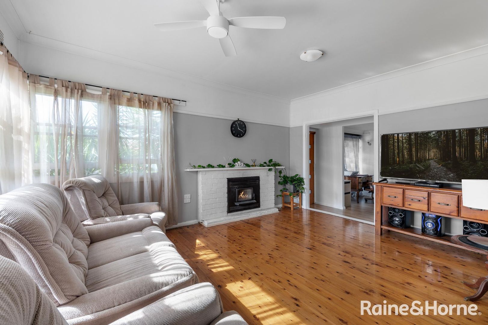 8 Gould Avenue, Nowra NSW 2541, Image 1