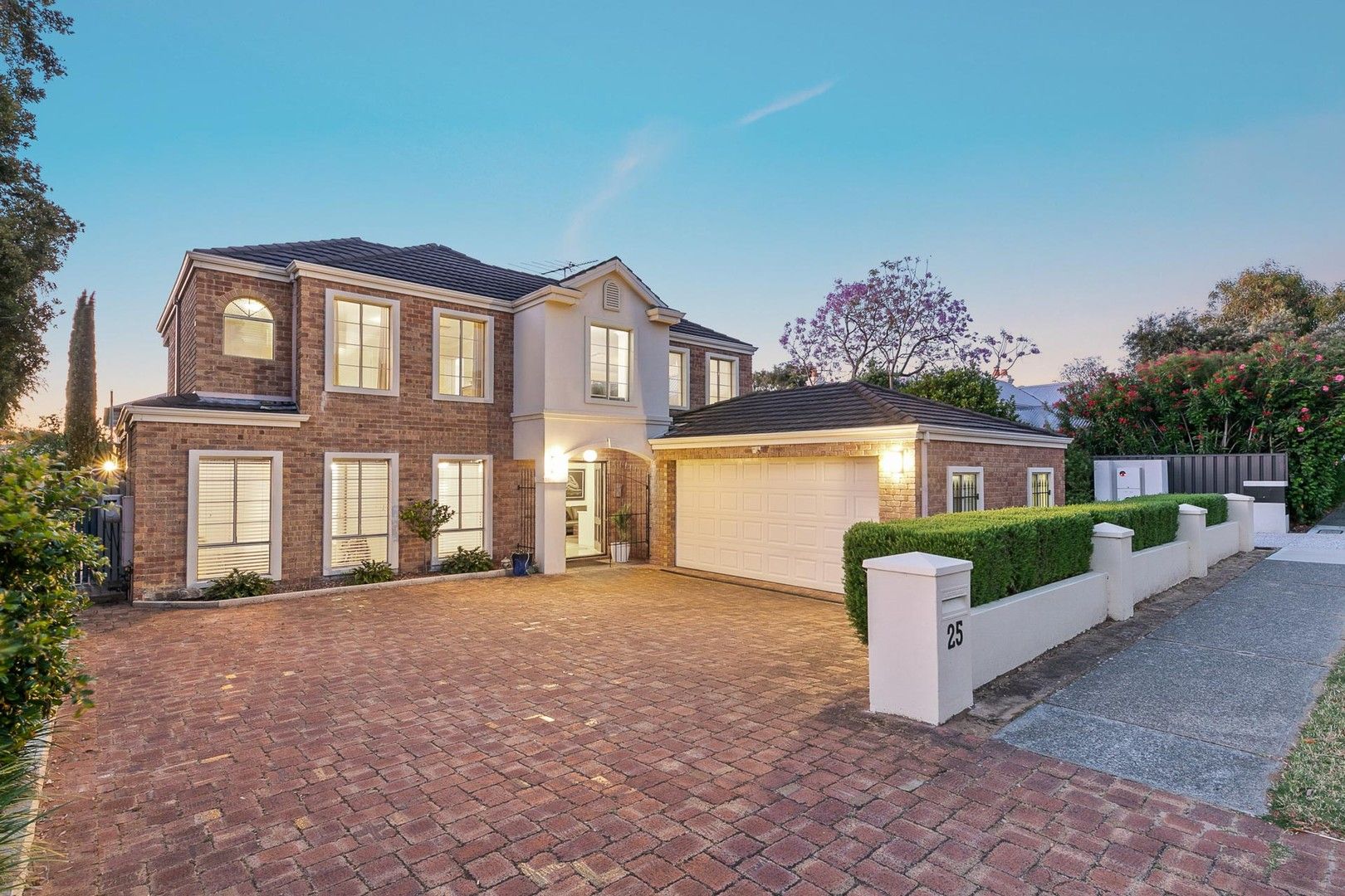 5 bedrooms Apartment / Unit / Flat in 25 Westbury Crescent BICTON WA, 6157