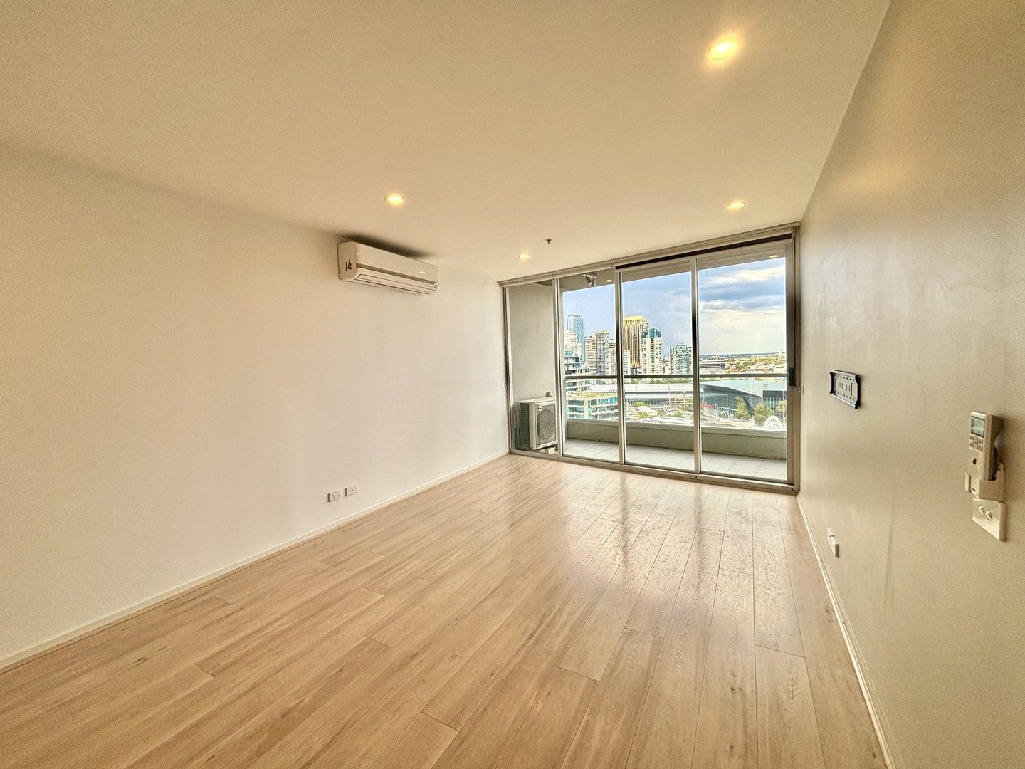 3 bedrooms Apartment / Unit / Flat in 1702/8 McCrae Street DOCKLANDS VIC, 3008