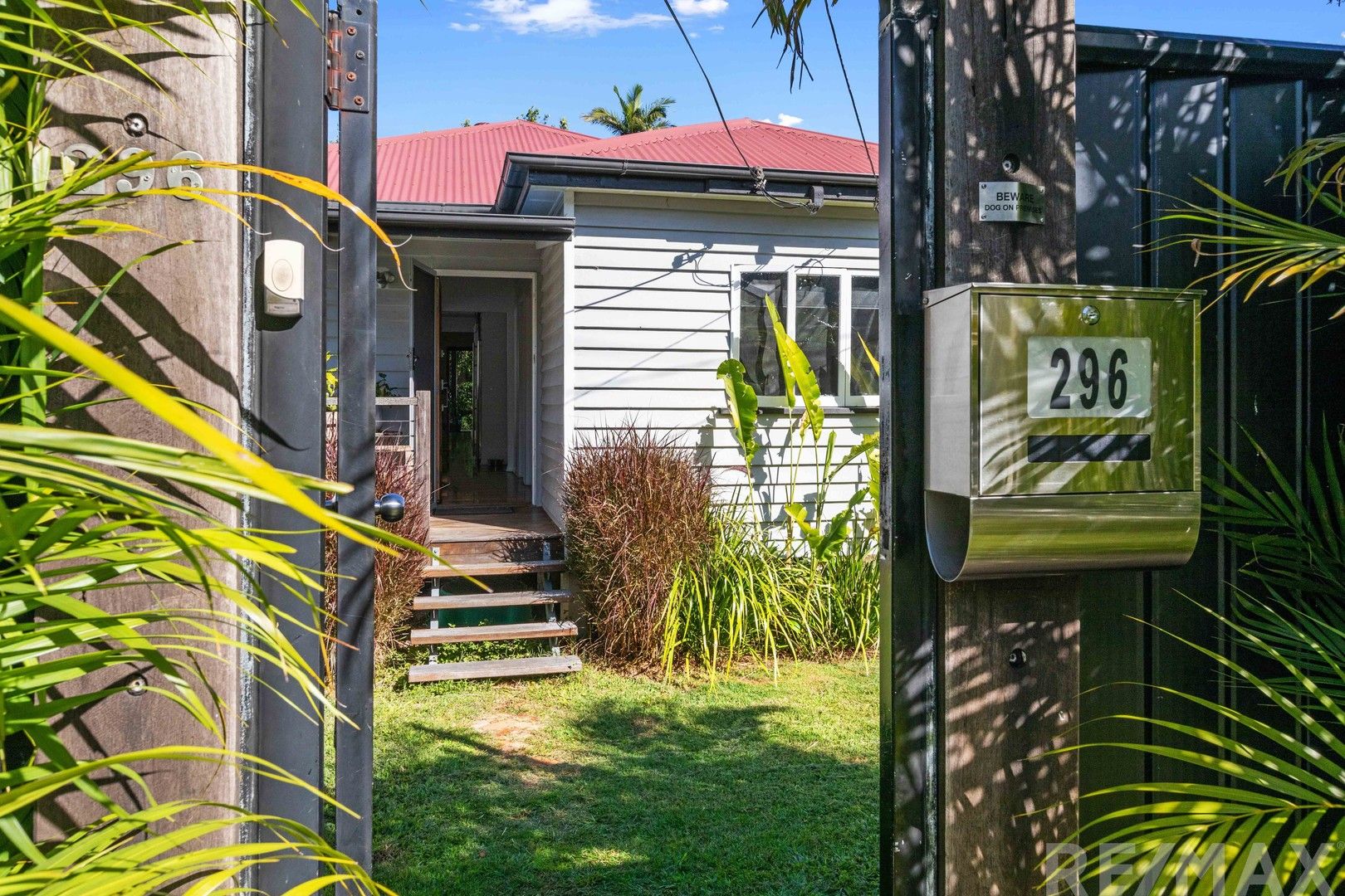 4 bedrooms House in 296 Ferguson Road SEVEN HILLS QLD, 4170