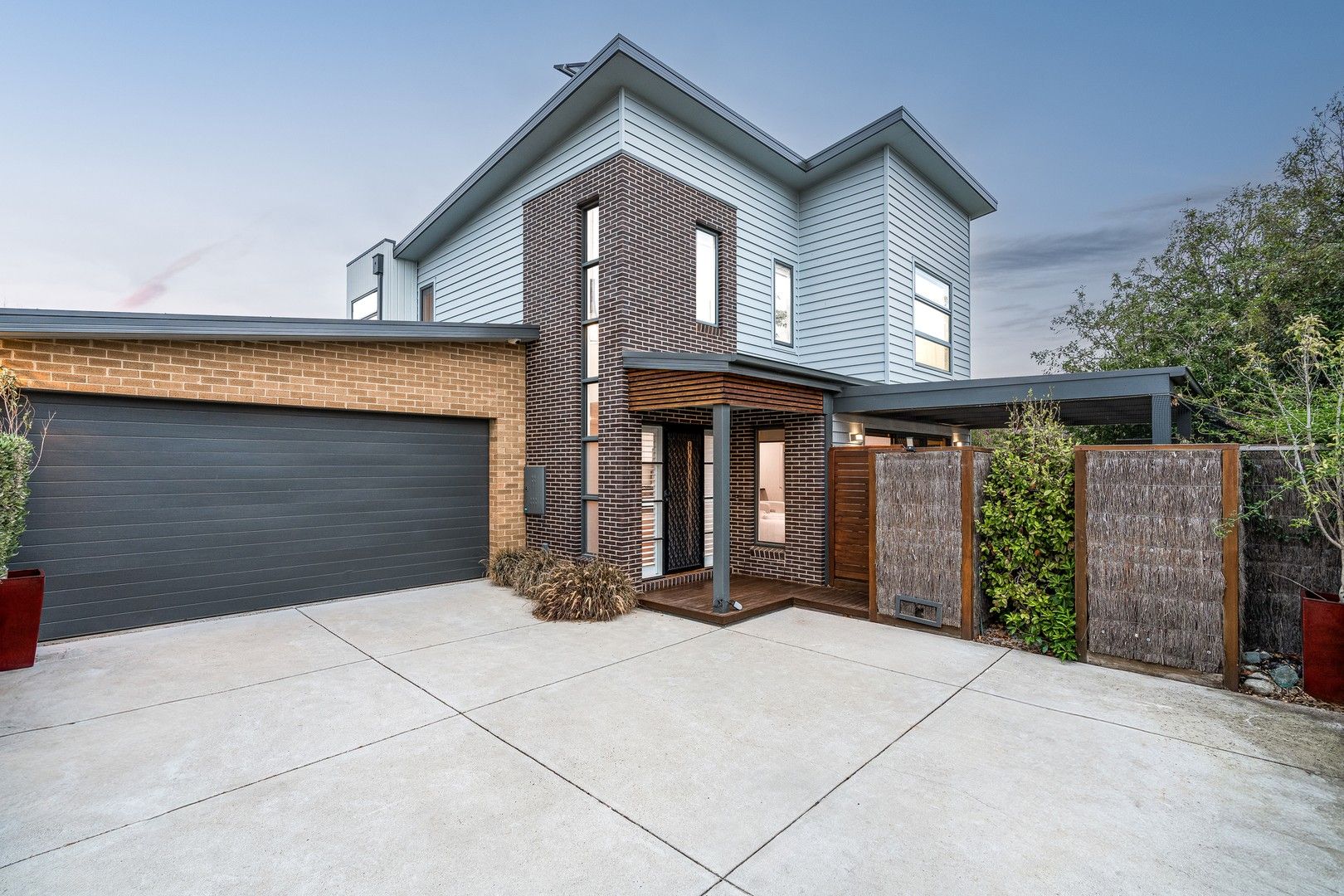 2/10 Fairview Street, Belmont VIC 3216, Image 0