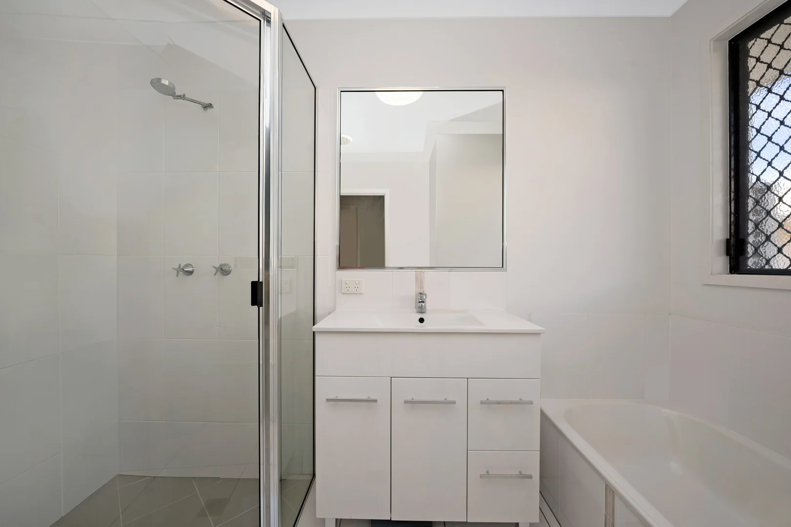 Additional image 6 of 3 Bilbao Place, Bushland Beach QLD 4818