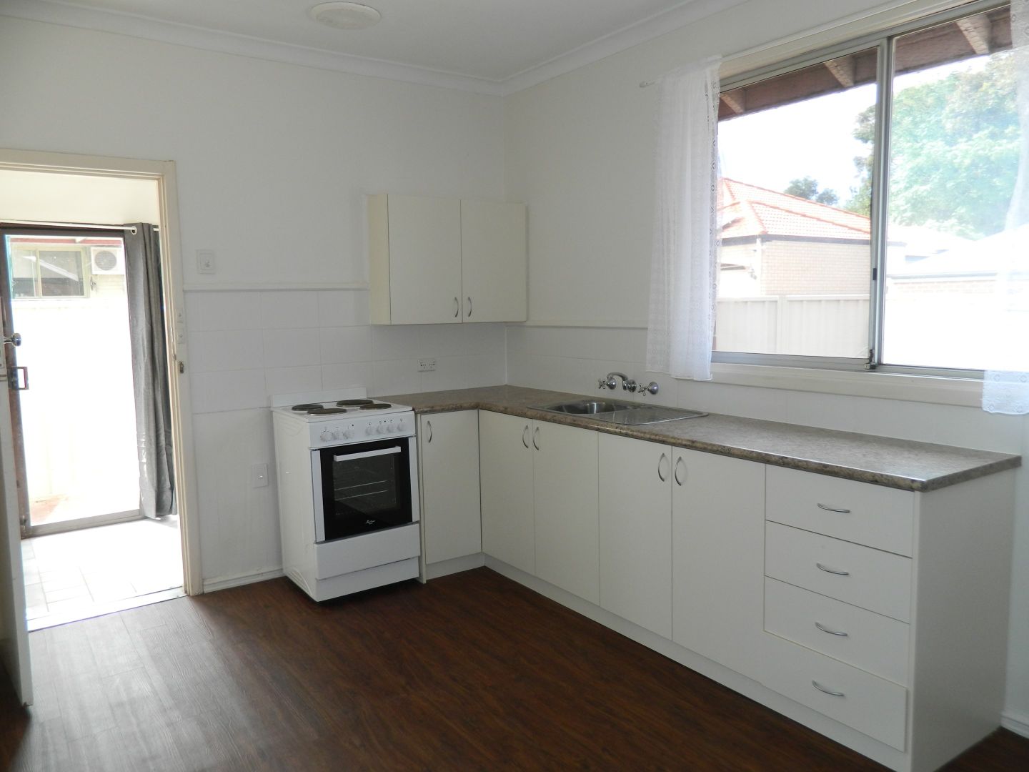 A/115 Hale Road, Forrestfield WA 6058, Image 2