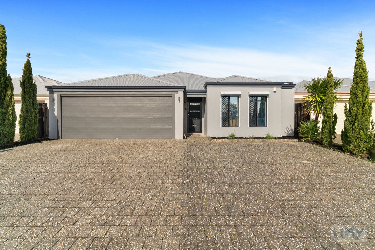 3 bedrooms House in 16 Heathland Terrace ELLENBROOK WA, 6069