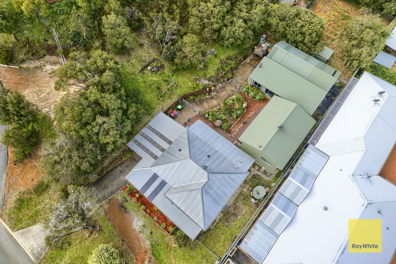 24 Goss Street, Little Grove WA 6330, Image 1