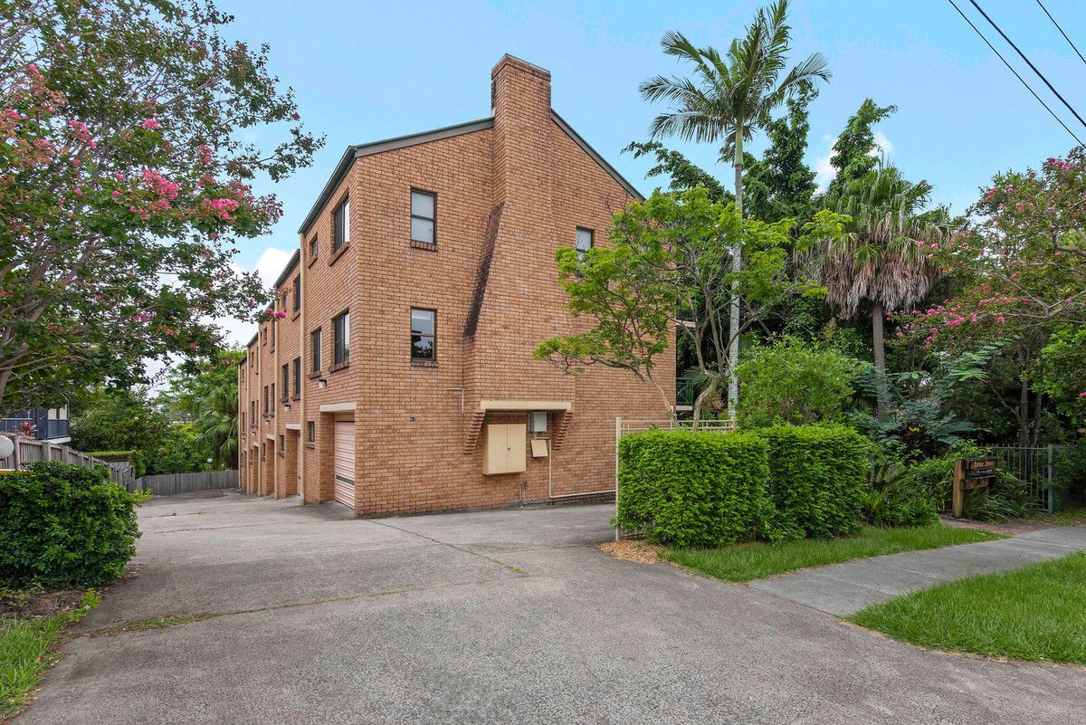3 bedrooms Townhouse in 2/61 Durham Street ST LUCIA QLD, 4067