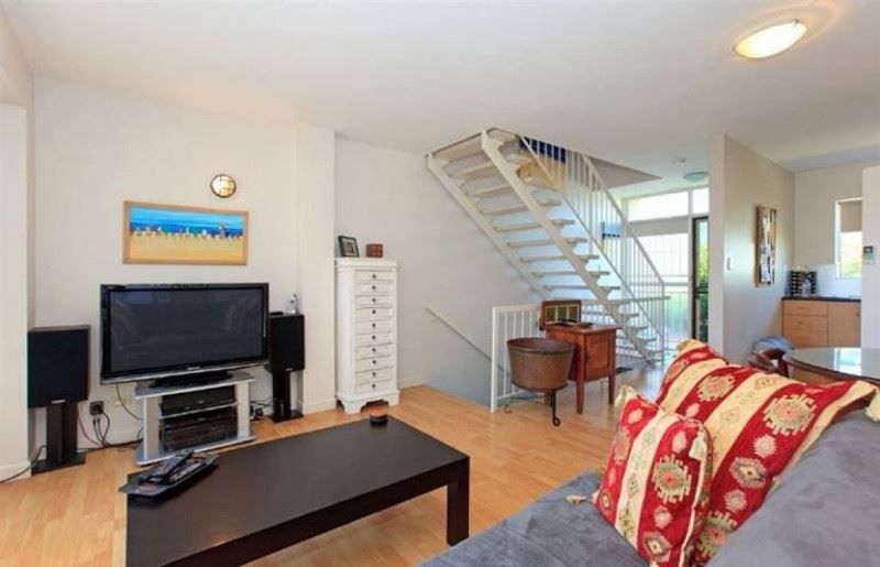 2 bedrooms Apartment / Unit / Flat in 1/42 Wambool Street BULIMBA QLD, 4171