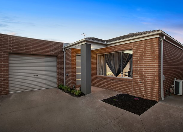 2/63 Craigmoor Crescent, Mernda VIC 3754