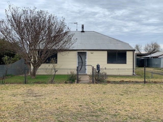 4 bedrooms House in 35 Edwards Street COONABARABRAN NSW, 2357