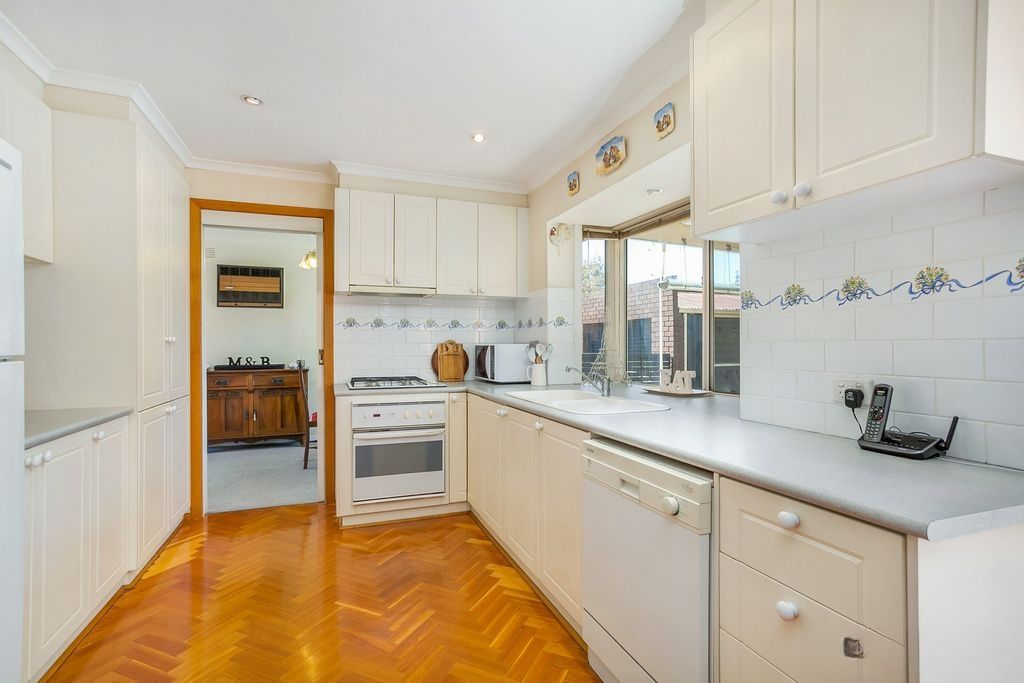 24 Lusk Drive, Vermont VIC 3133 House For Rent 580 Domain