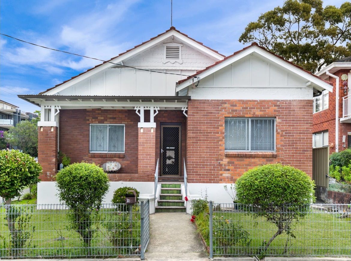 4 bedrooms House in 31 Garfield Street CARLTON NSW, 2218