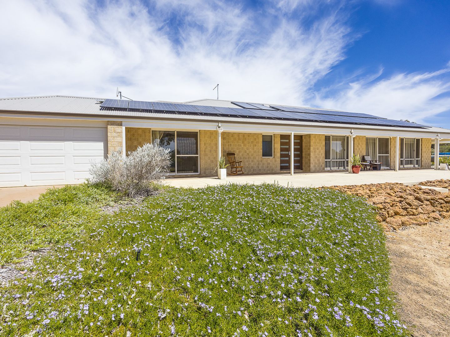 150 Chardonnay Drive, Lower Chittering WA 6084 House for Rent 800