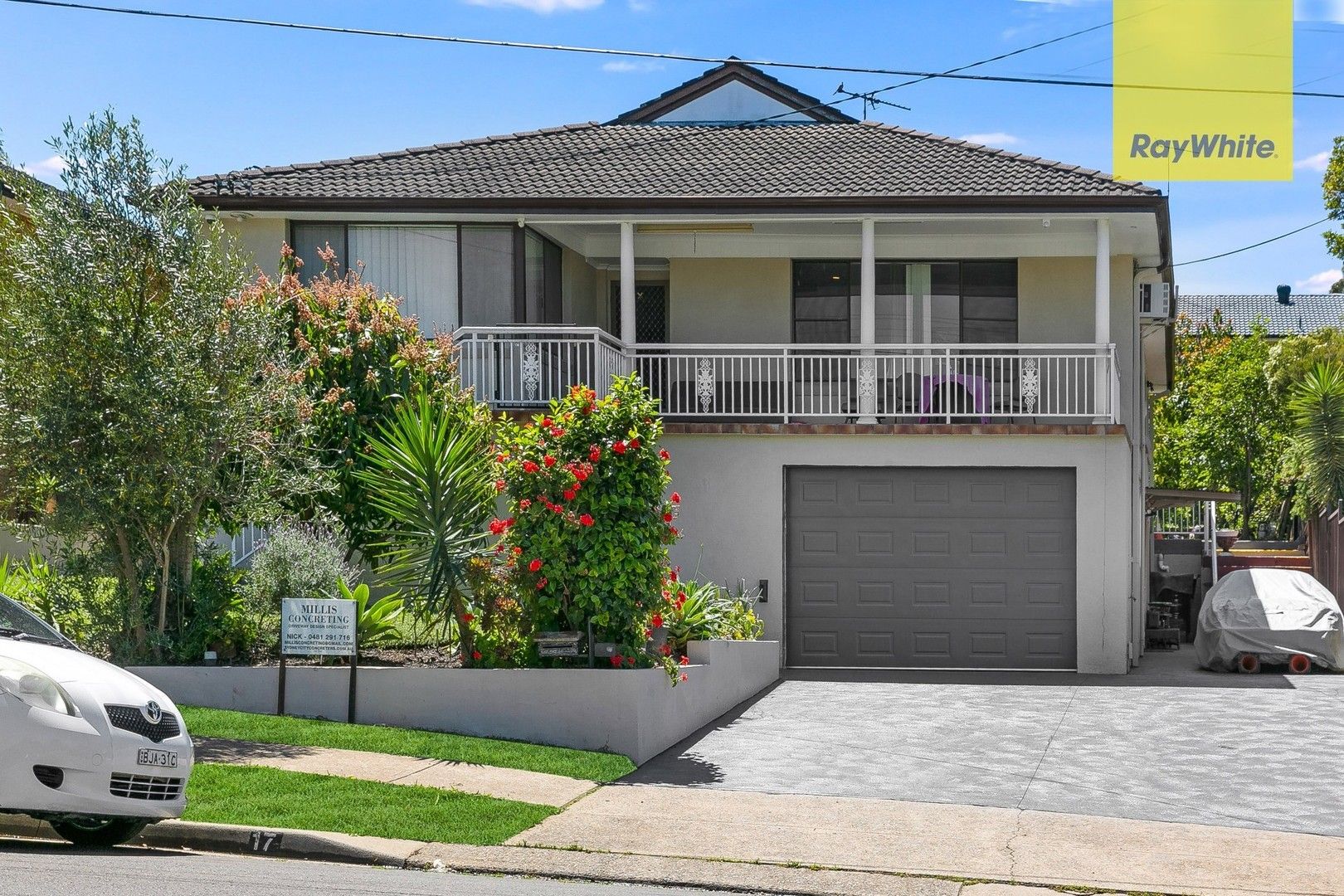 4 bedrooms House in 17 Bellotti Avenue WINSTON HILLS NSW, 2153