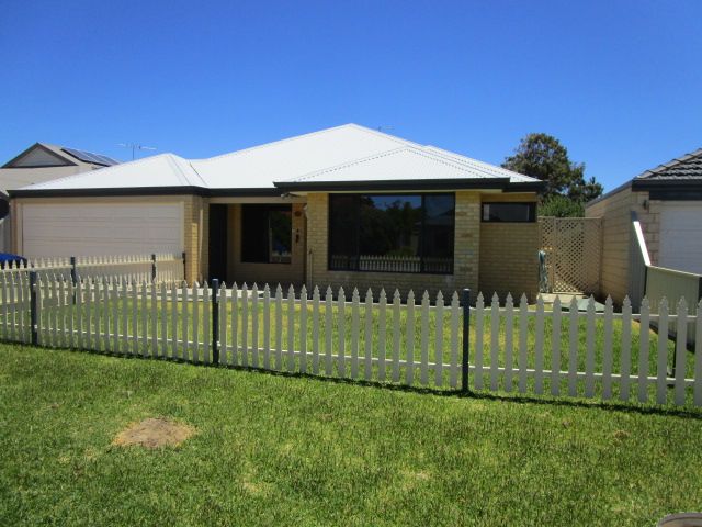 4 bedrooms House in 37 Oceanrunner Boulevard SHOALWATER WA, 6169