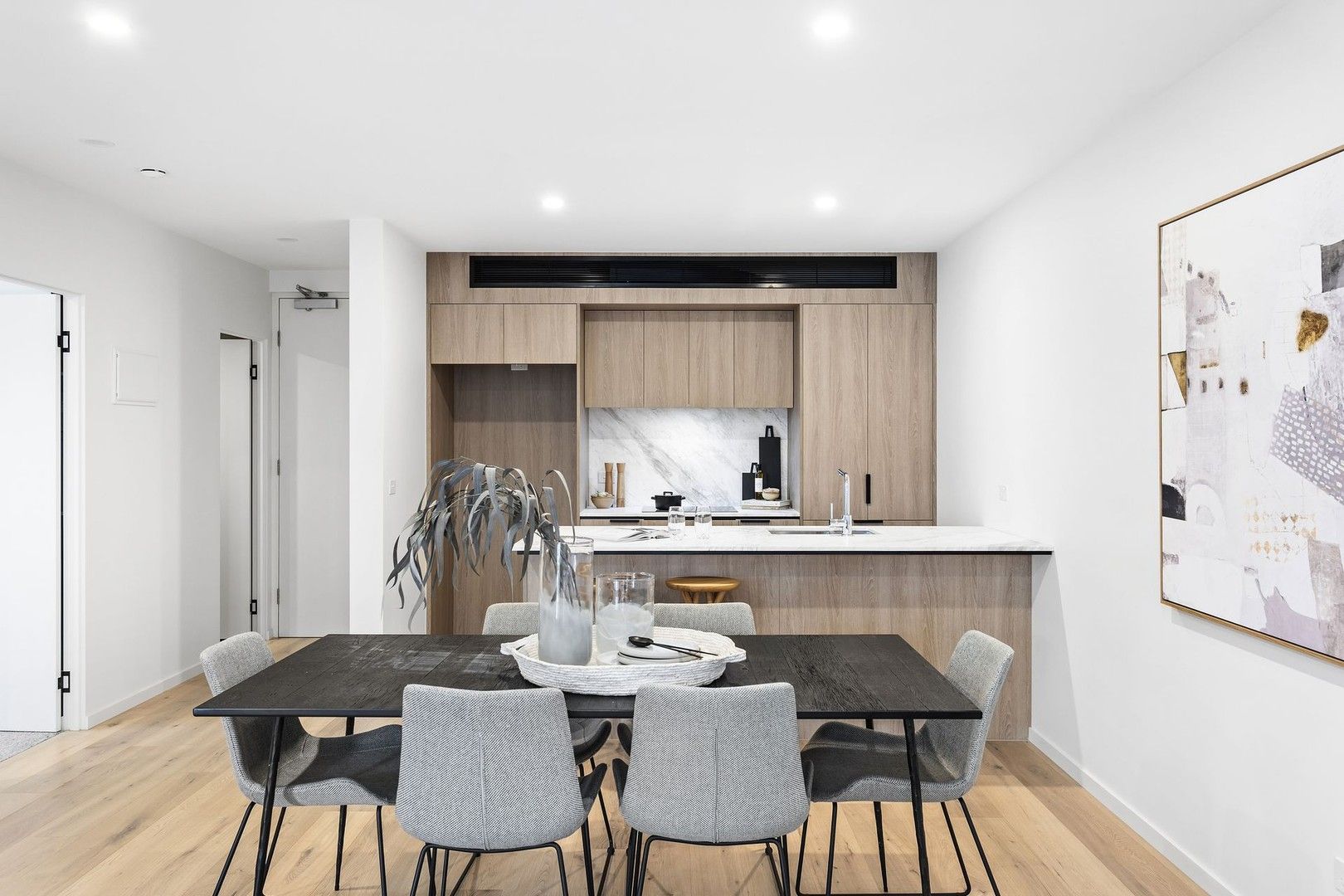 2 bedrooms Apartment / Unit / Flat in 104/34 Byron Street ELWOOD VIC, 3184