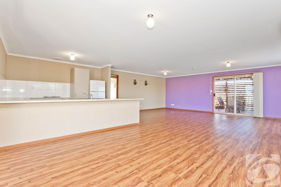 29 Kestrel Crescent, Thompson Beach SA 5501, Image 2