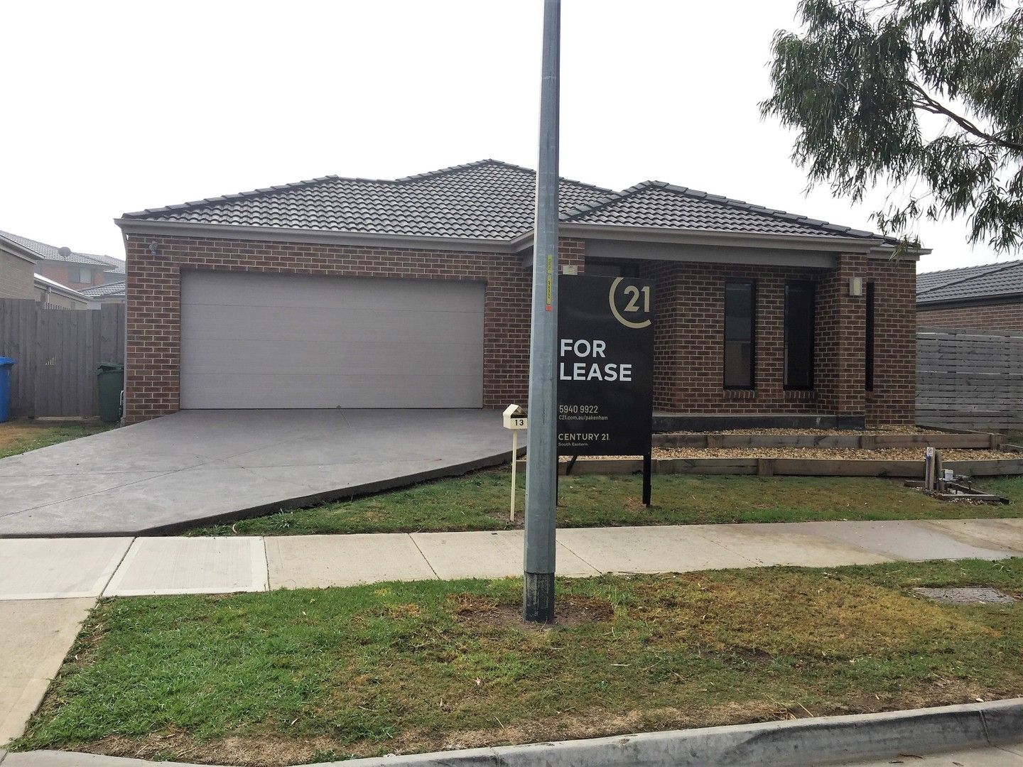 4 bedrooms House in 13 Bimberry Circuit CLYDE VIC, 3978