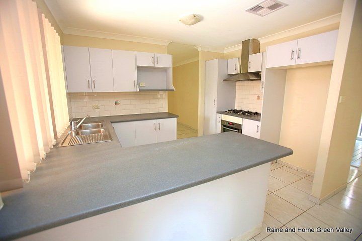 12 Gladstone Close, WEST HOXTON NSW 2171, Image 1