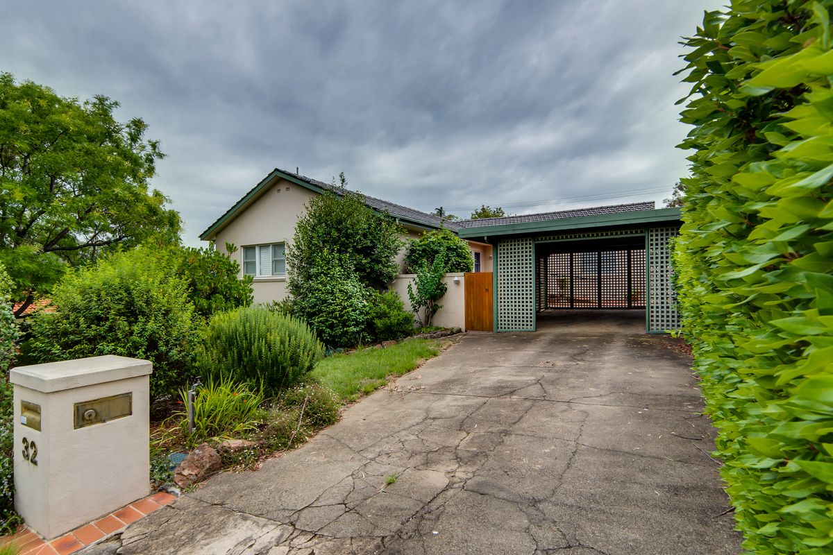 32 Ferdinand Place, Campbell ACT 2612