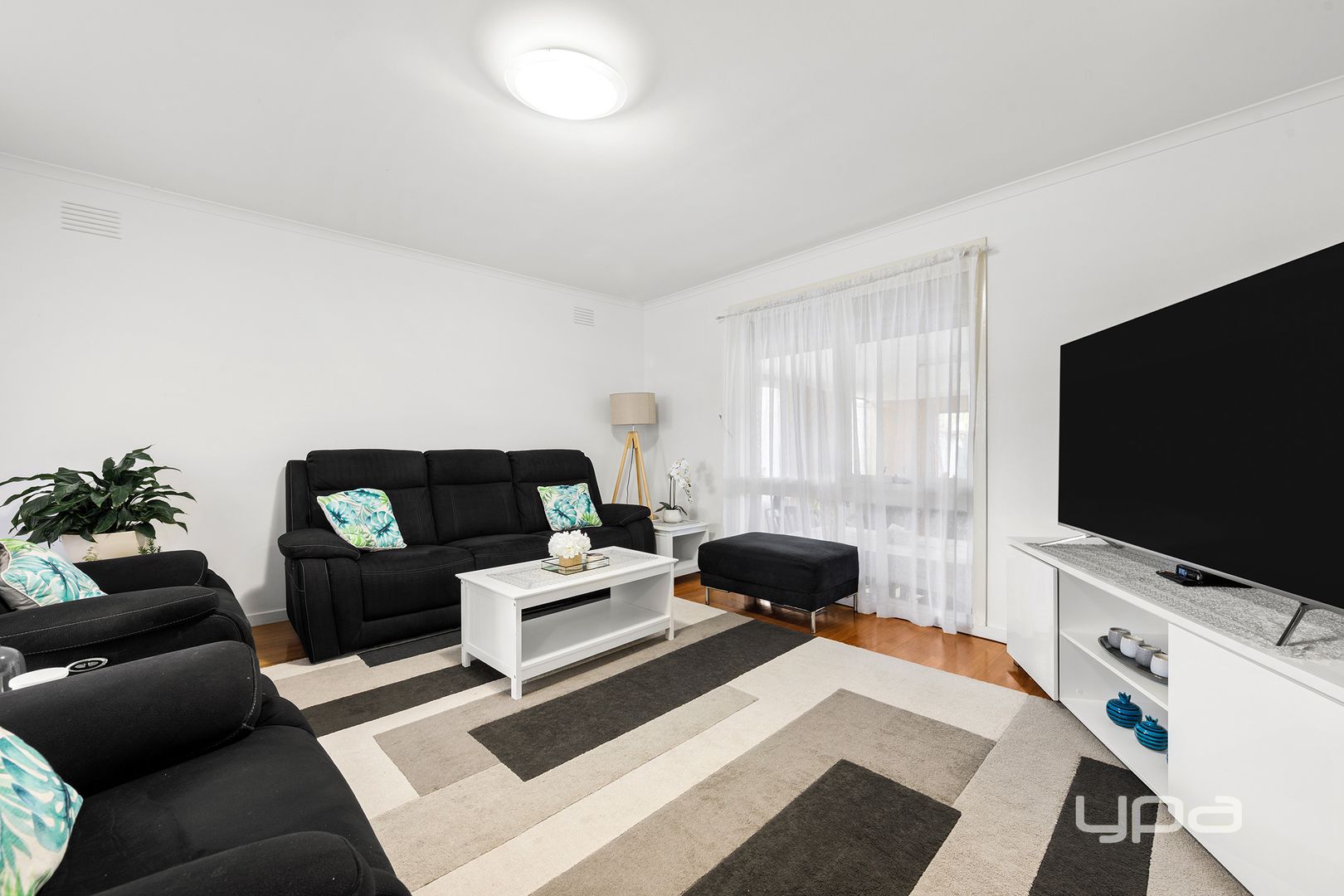 29 Stevenage Crescent, Deer Park VIC 3023, Image 2