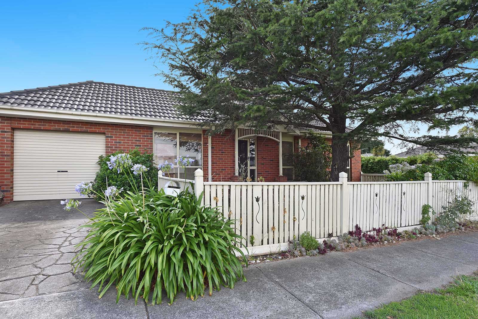 3 bedrooms Townhouse in 1/258 Melrose Drive TULLAMARINE VIC, 3043