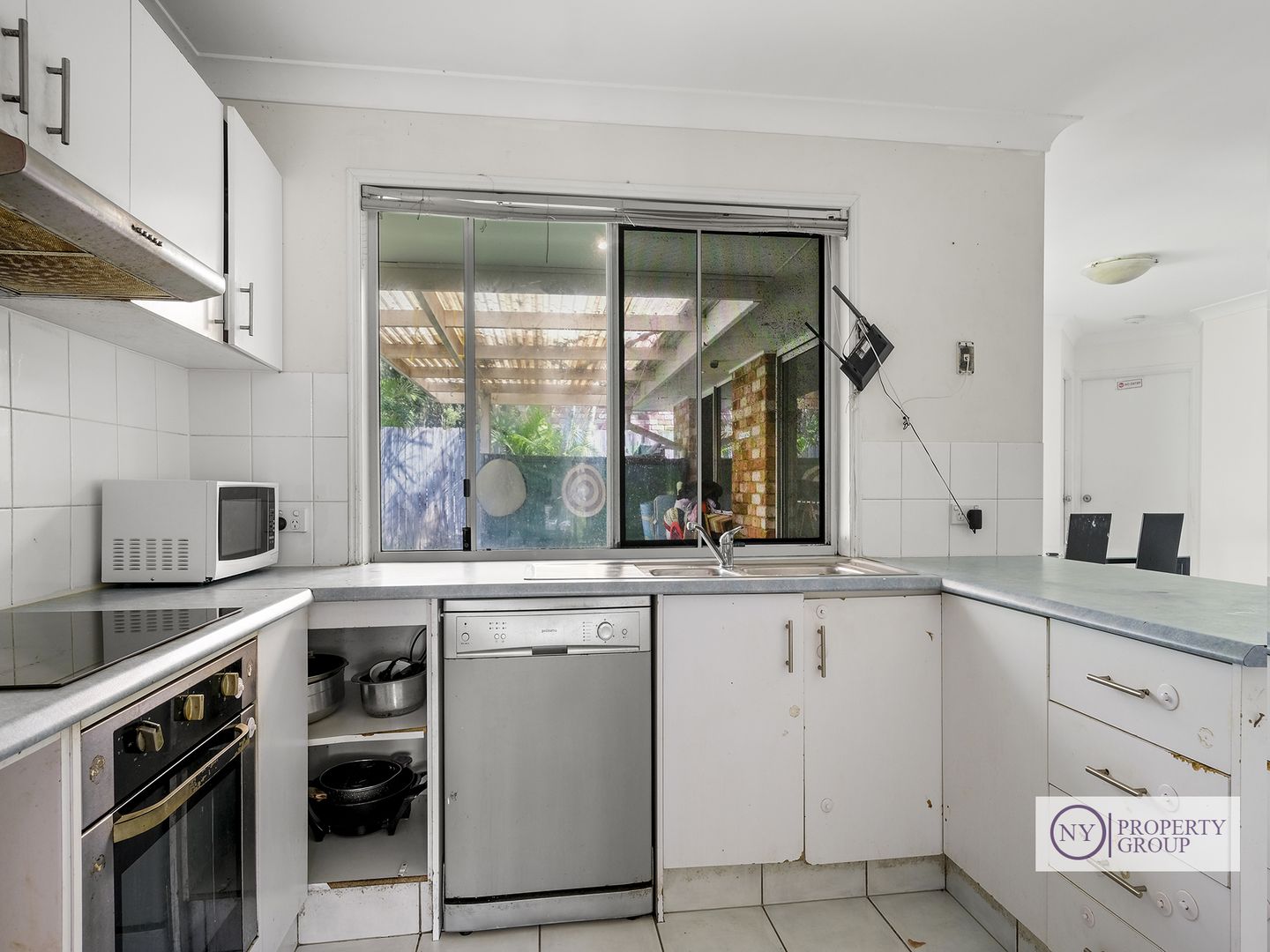 21 Goldeneye Place, Forest Lake QLD 4078, Image 2