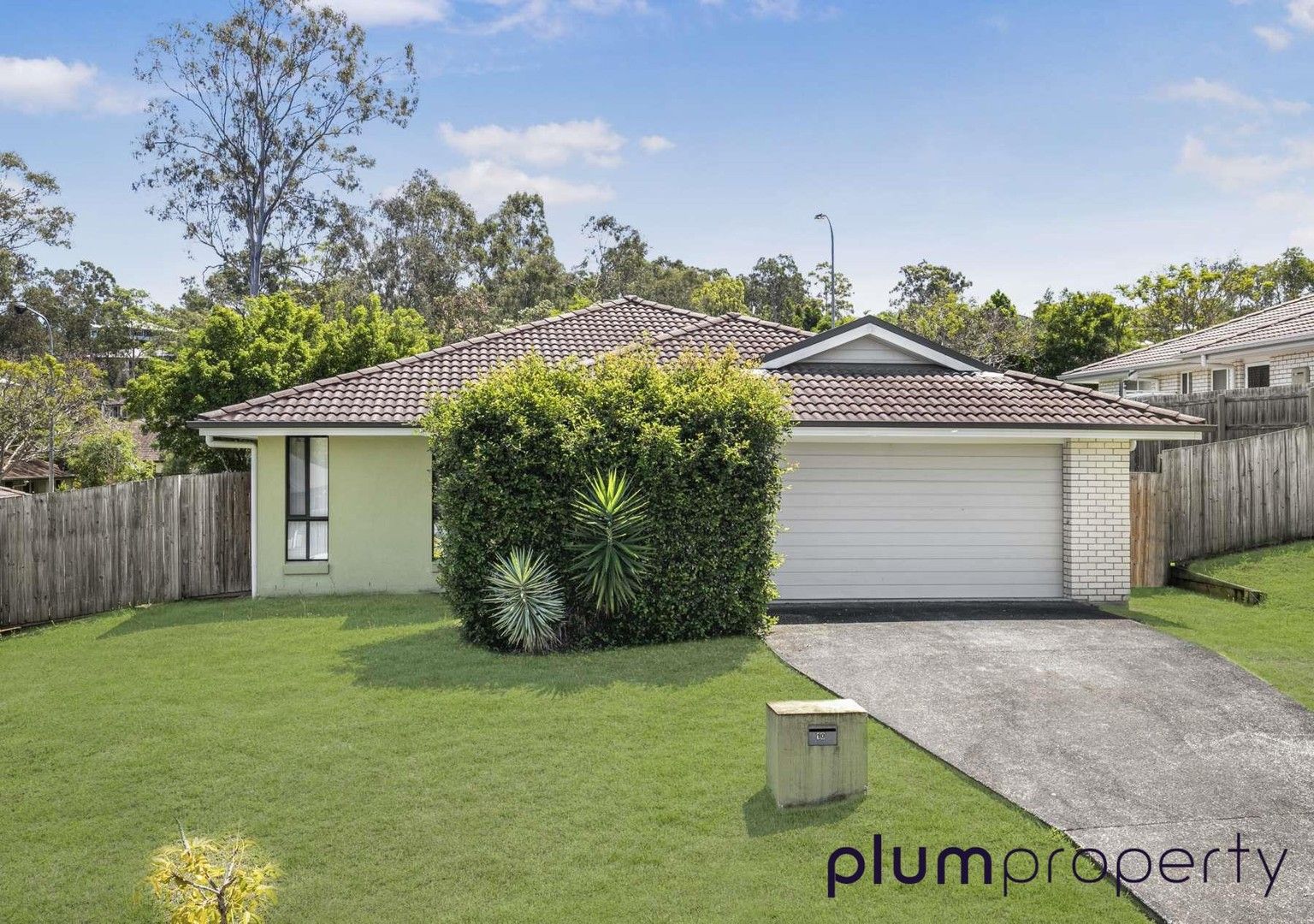 4 bedrooms House in 10 Honeyeater Crescent MOGGILL QLD, 4070