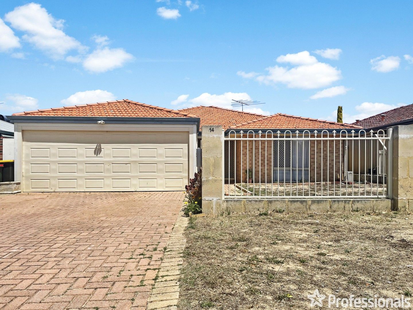 4 bedrooms House in 14 Edale Way WESTMINSTER WA, 6061