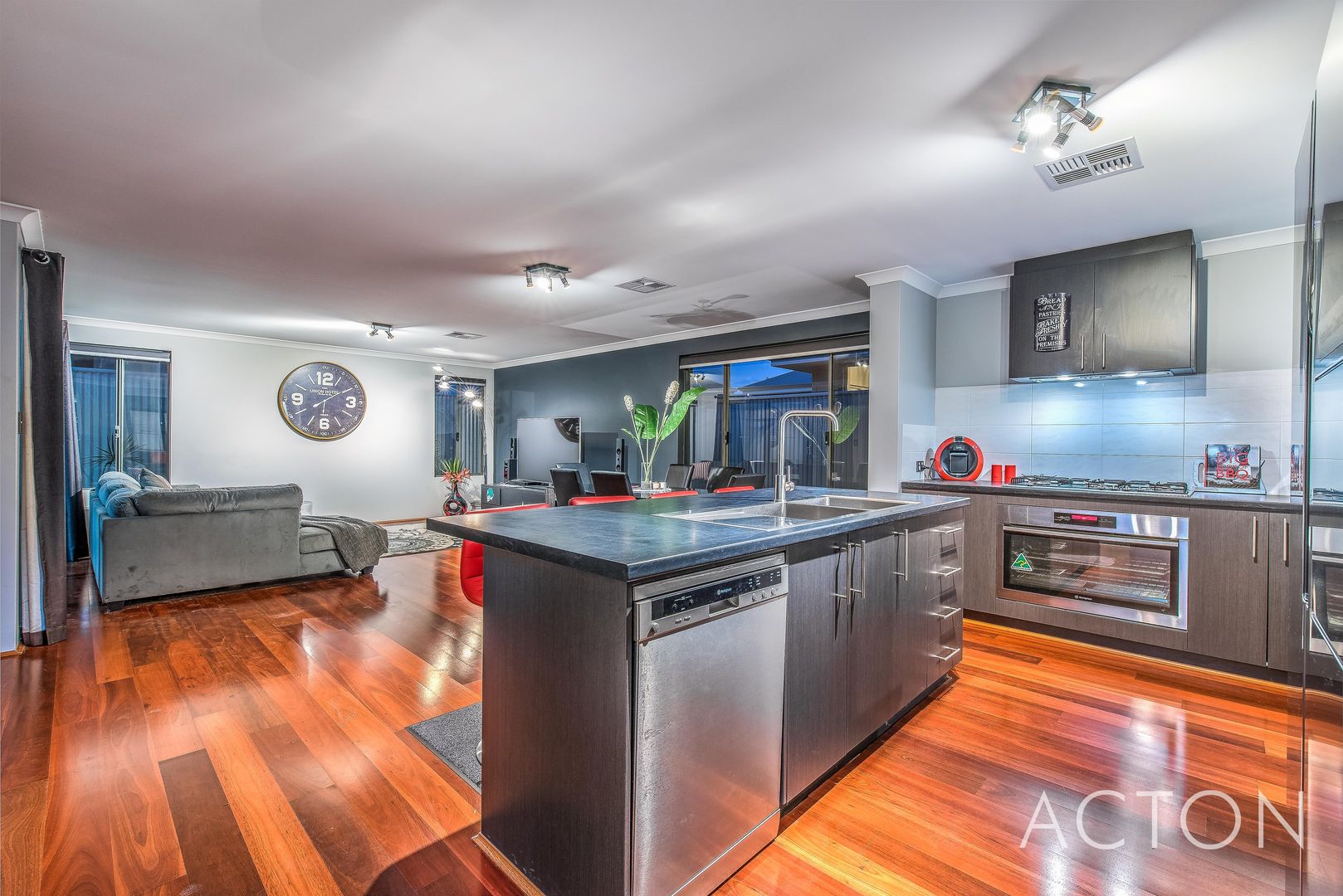 8 Crowned Way, Alkimos WA 6038, Image 1