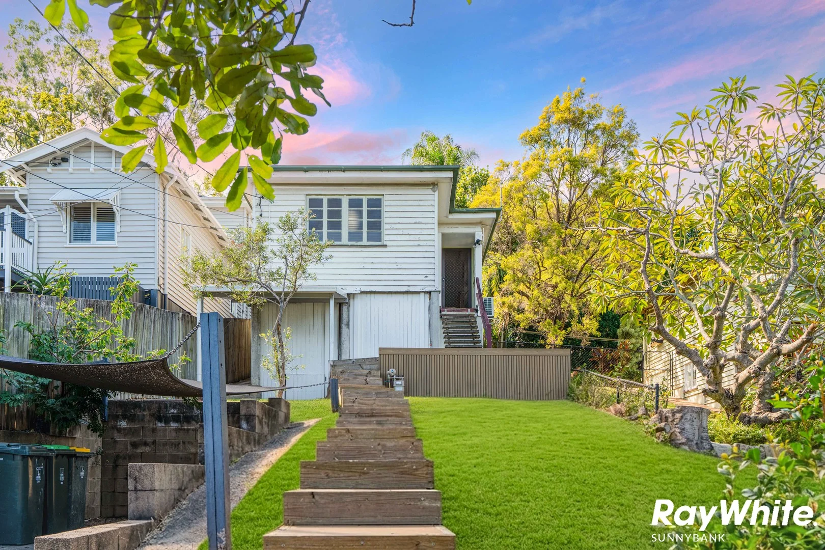 273 Bennetts Road, Norman Park QLD 4170
