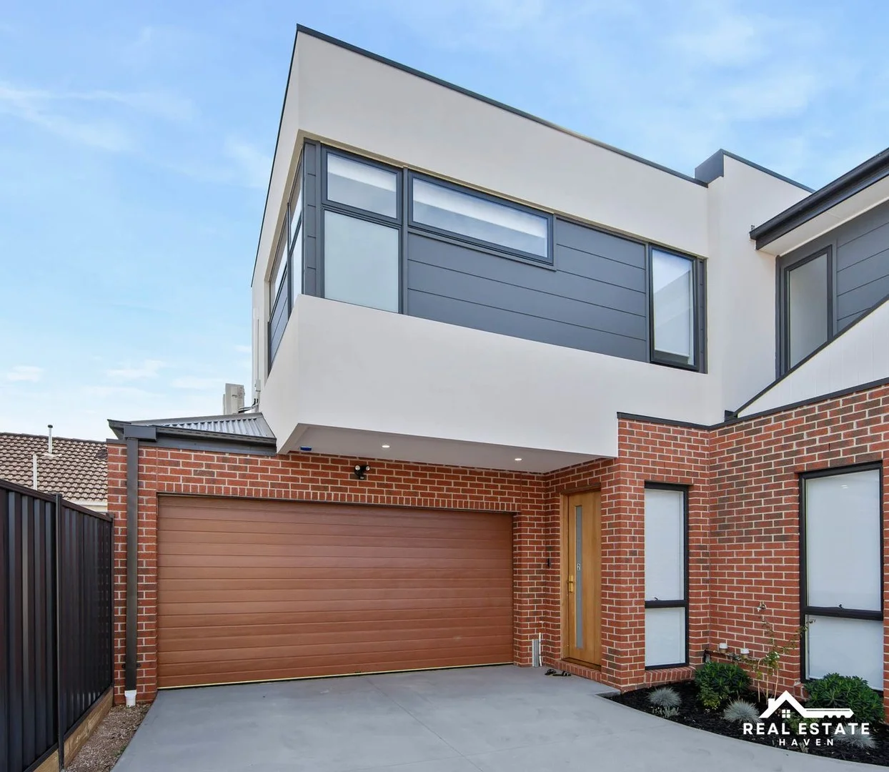 2/16 Romsey Avenue, Sunshine North VIC 3020
