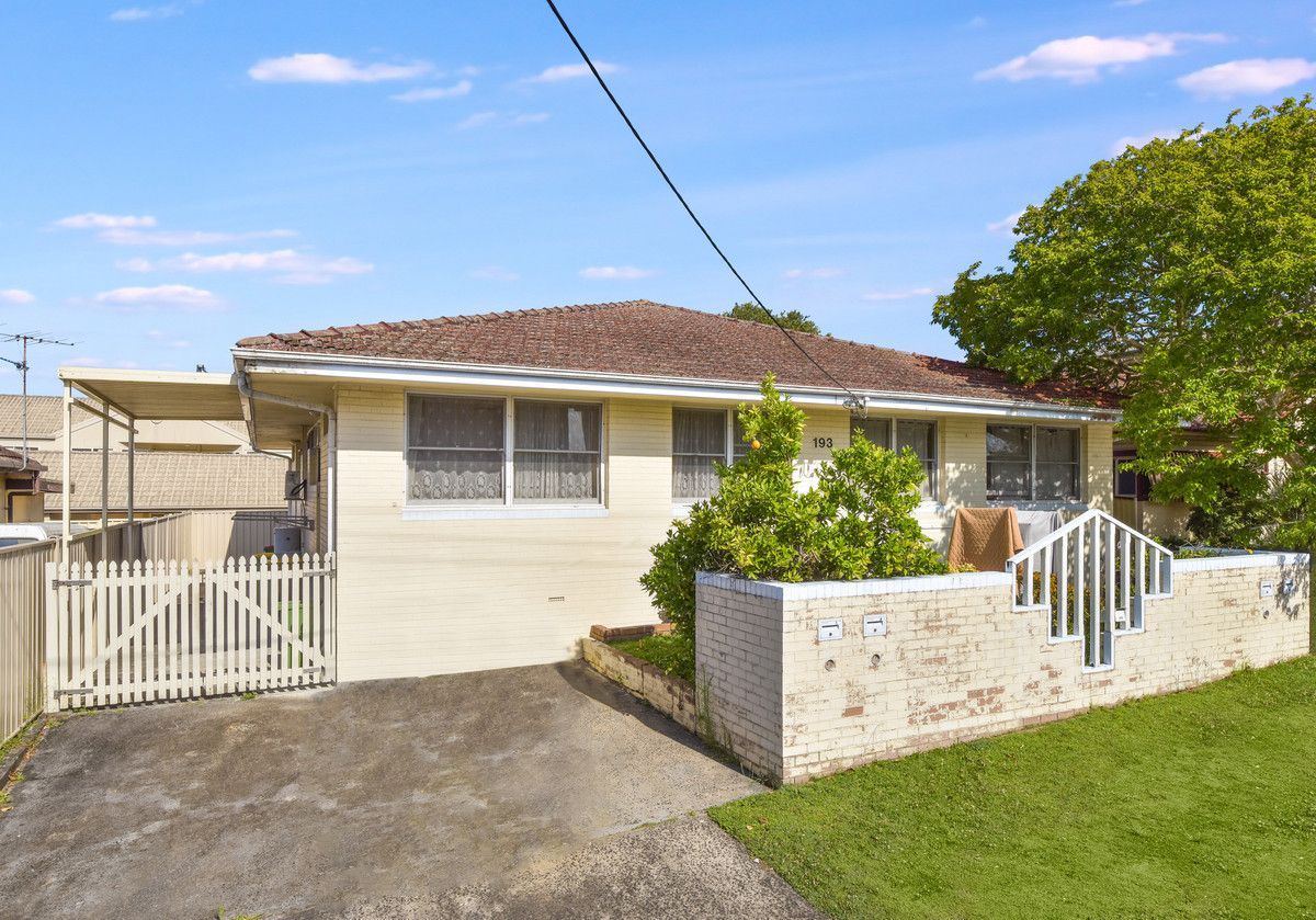 1/193 Albany Street, Point Frederick NSW 2250, Image 1