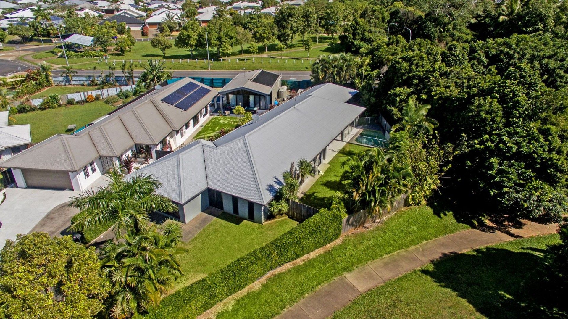 36 Tyrconnell Crescent, Redlynch QLD 4870, Image 0