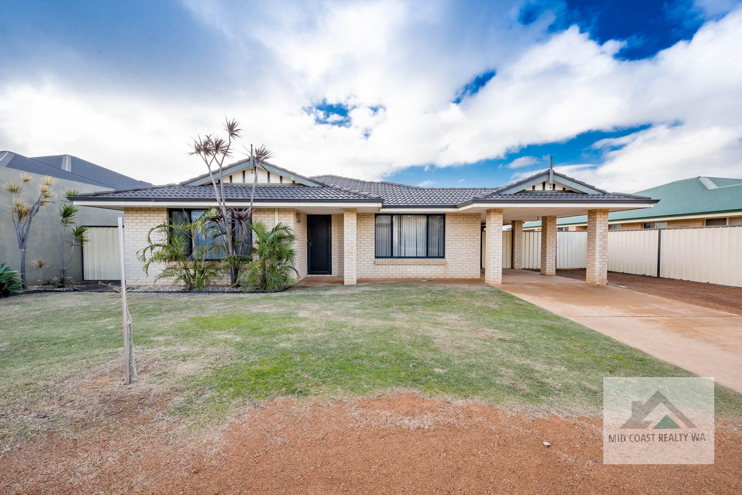 3 bedrooms House in 3 Magnolia Wynd WANDINA WA, 6530