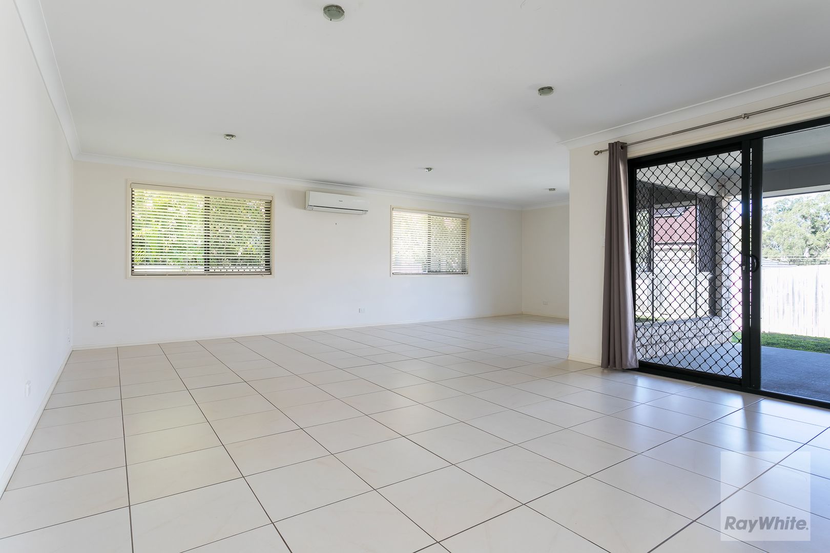 2 Anchor Place, Redland Bay QLD 4165, Image 2