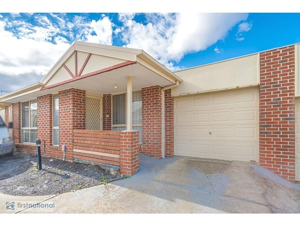 27/4-16 Melaleuca Drive, Meadow Heights VIC 3048