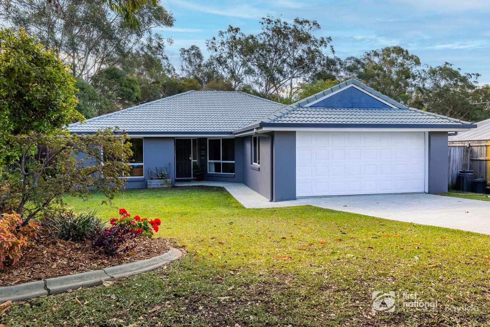 4 bedrooms House in 27 Portland Parade REDLAND BAY QLD, 4165