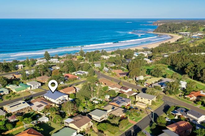 Picture of 71 Lockhart Avenue, MOLLYMOOK BEACH NSW 2539