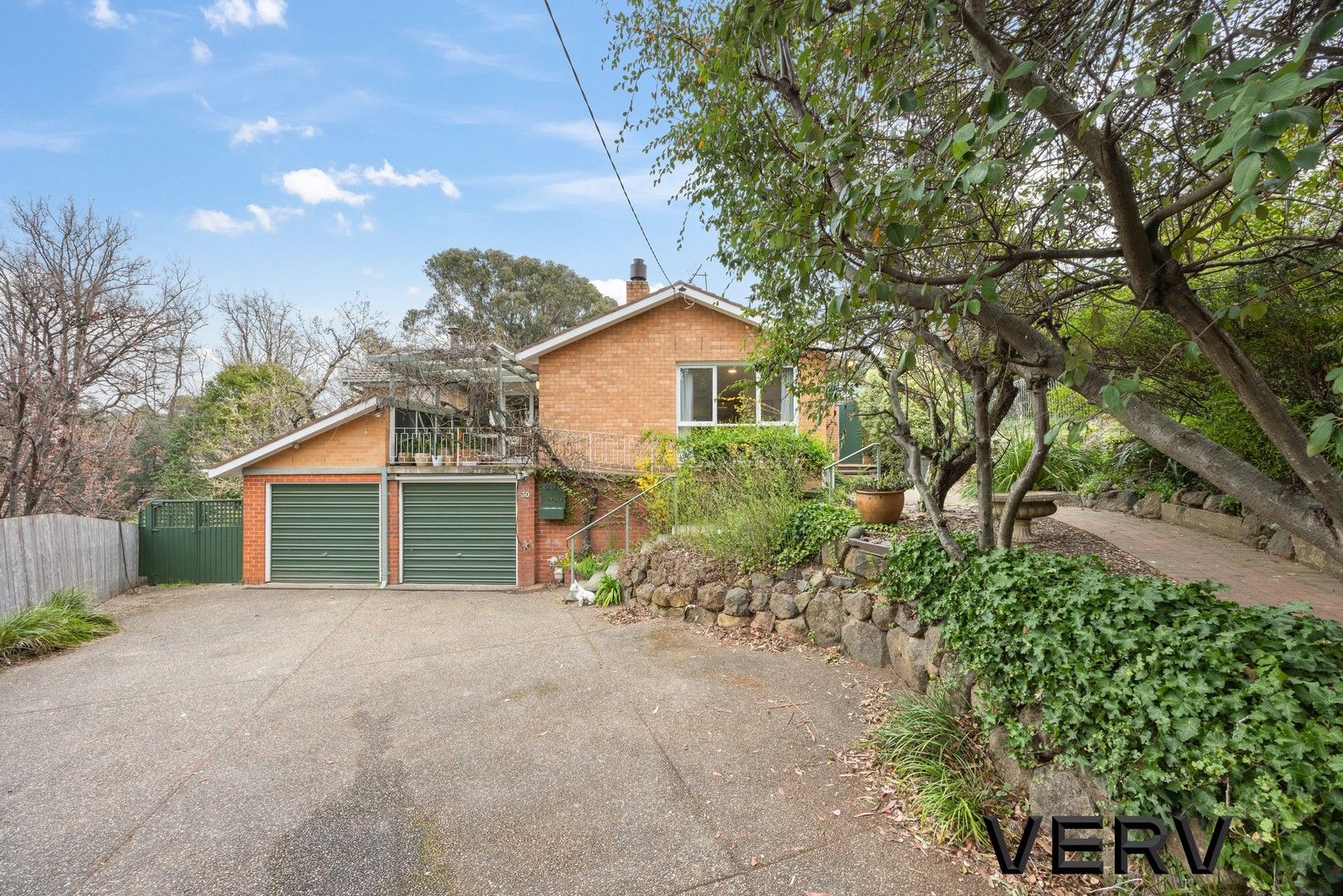 4 bedrooms House in 30 Downes Place HUGHES ACT, 2605
