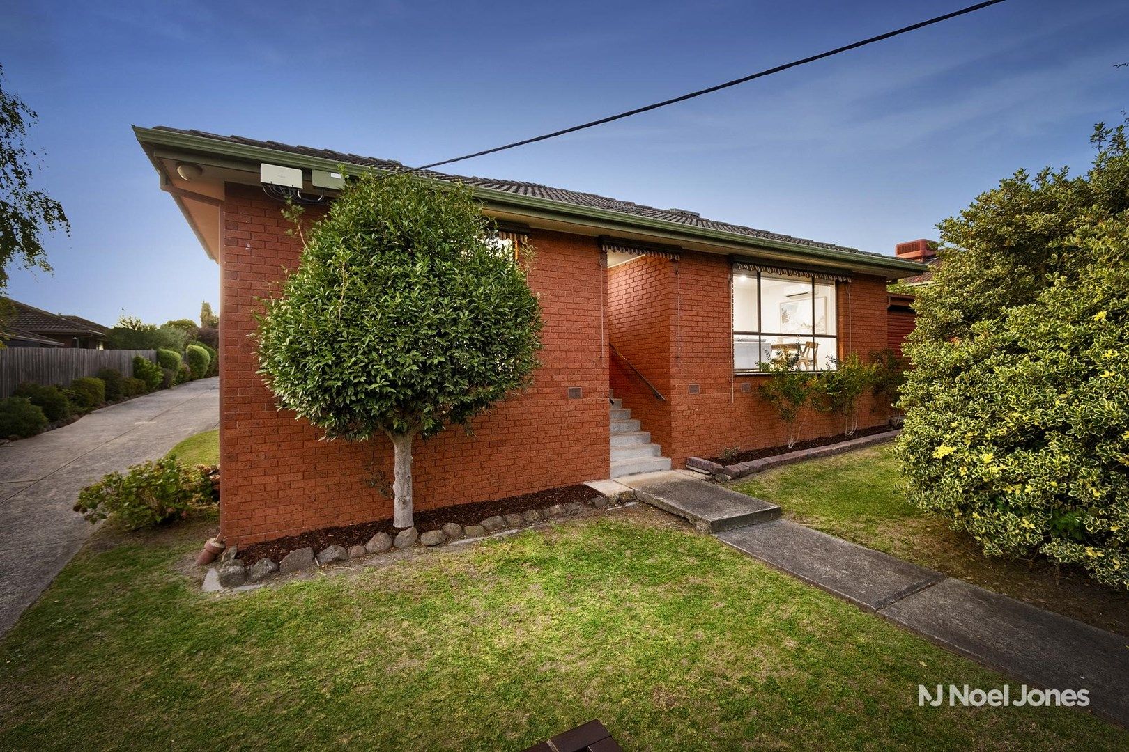 1/10 Florence Road, Surrey Hills VIC 3127, Image 0