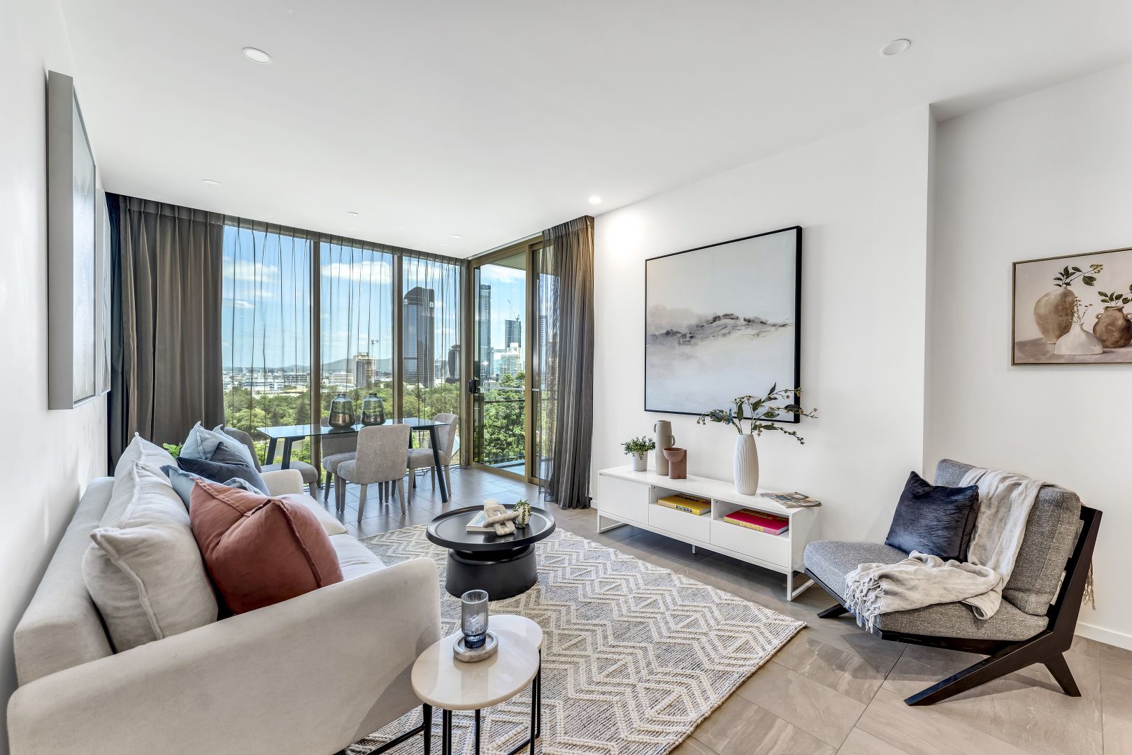 1002/25 Shafston Avenue, Kangaroo Point QLD 4169, Image 2