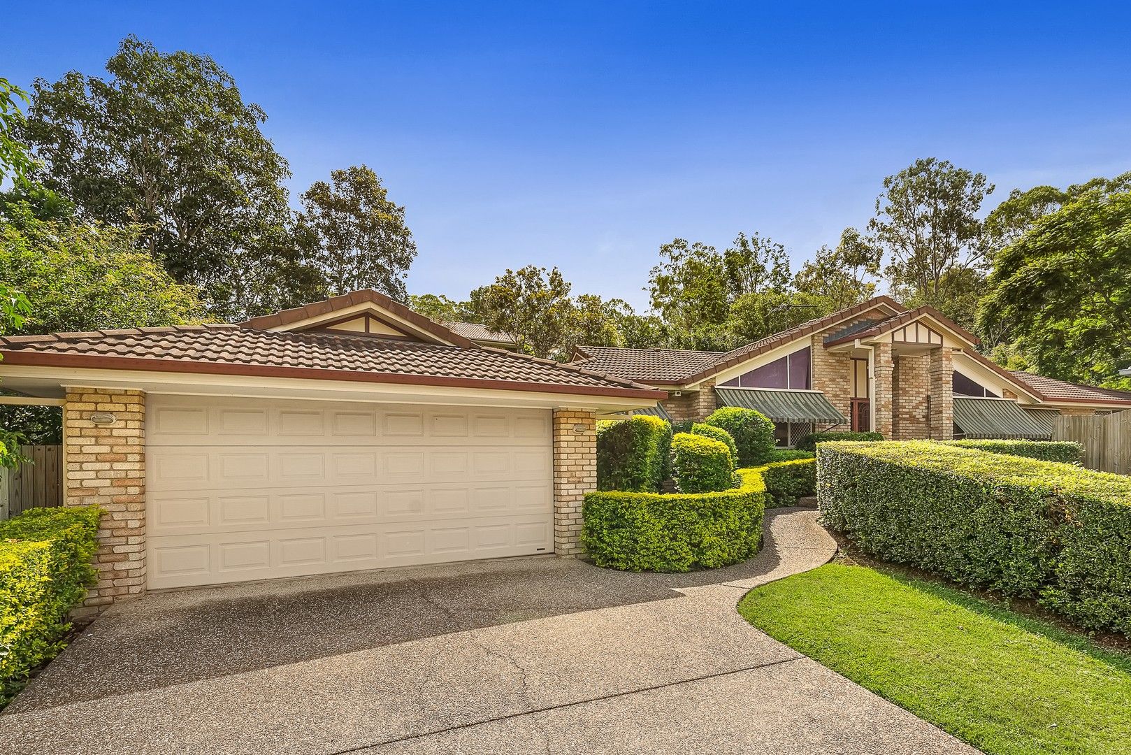 4 bedrooms House in 28 Parkway Place KENMORE QLD, 4069